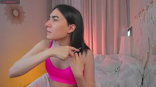 HeyAlena on StripChat