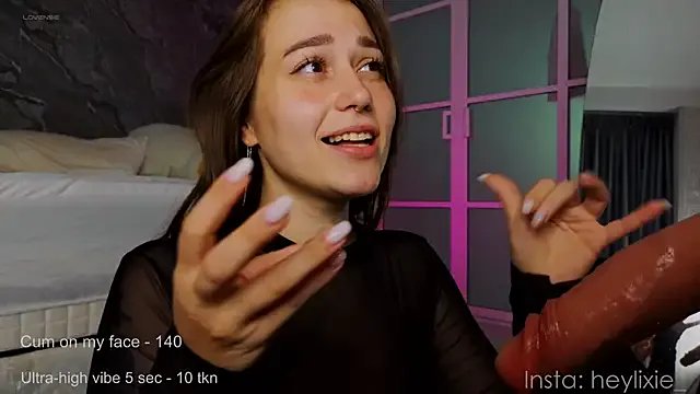 heylixie__ on StripChat