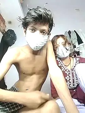 hiddennisha on StripChat