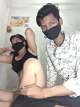 hiddennisha on StripChat