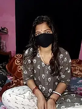 hiddennisha on StripChat