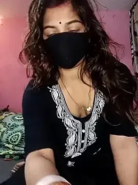 hiddennisha on StripChat