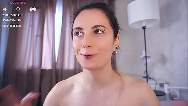 Holla_Molly on StripChat