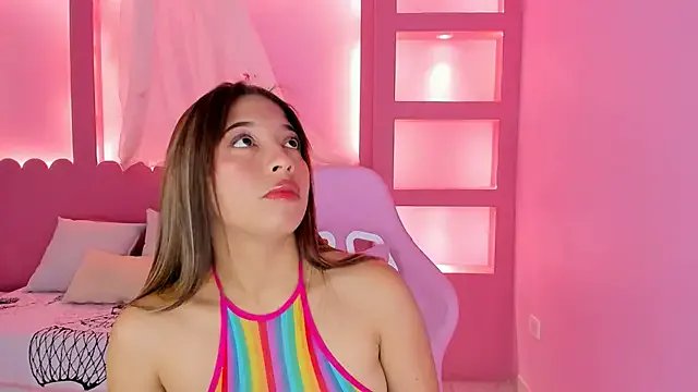 HolyLux on StripChat