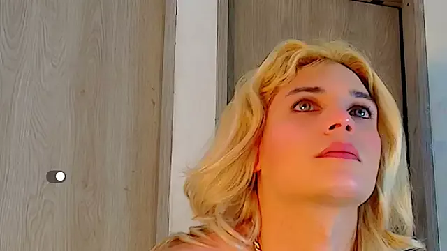 Offline honey_skin on StripChat