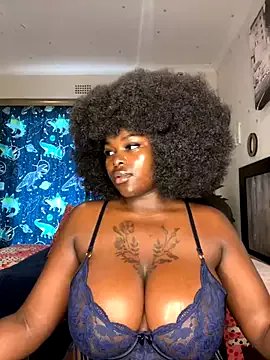 Honeycoco0211 on StripChat