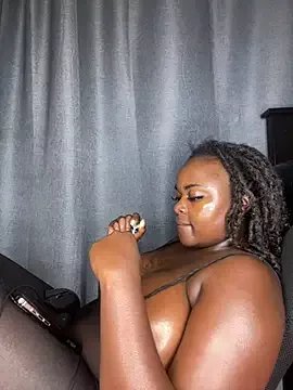 Honeycoco0211 on StripChat