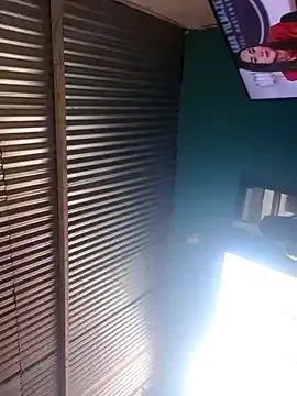 hot-mom22 — STRANGER RUBS MY PUSSY