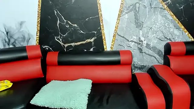 hot-threesome on StripChat