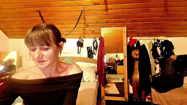 Hot_Colettte on StripChat