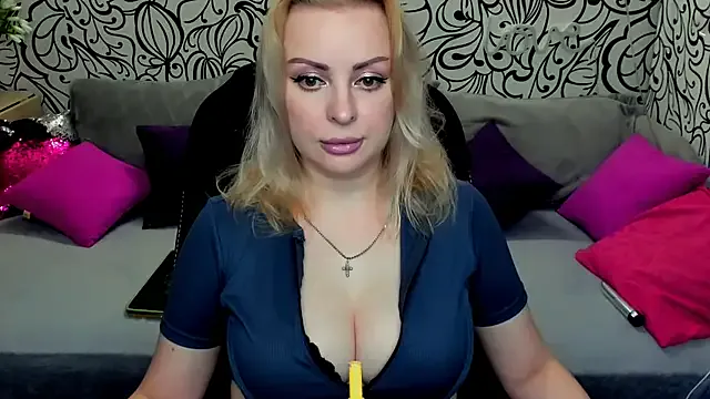 Offline Hotdreamhere on StripChat