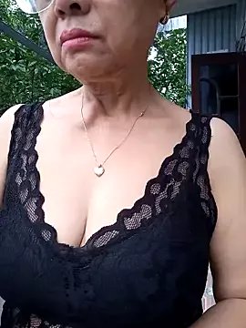 Hotestlove on StripChat