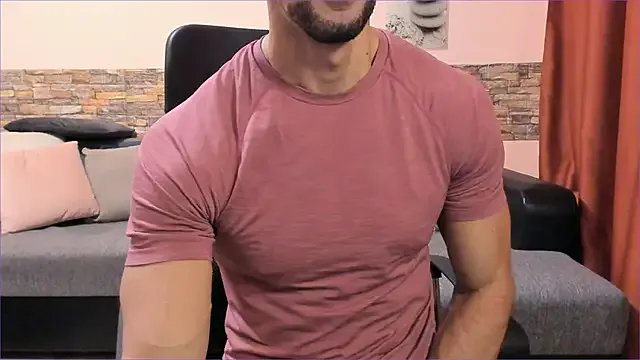 HotHunkTrainer on StripChat