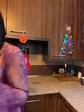 Hotmomcheckk_ on StripChat