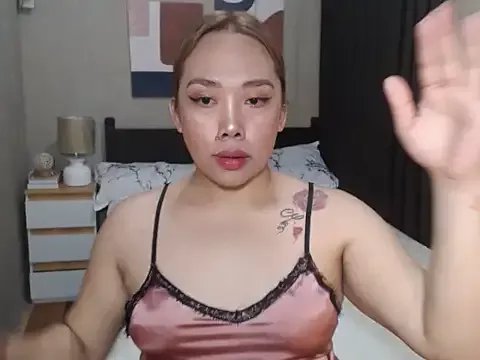 Hotseductivests on StripChat