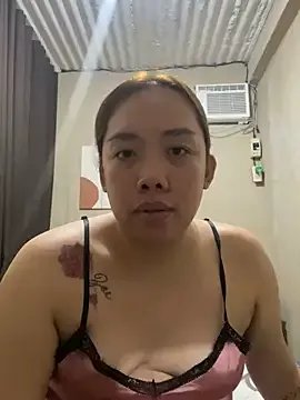 Hotseductivests on StripChat