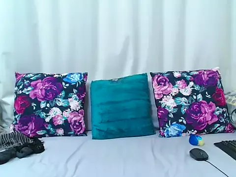 HotSmallTits on StripChat