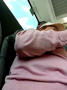 Hottie-Mom on StripChat