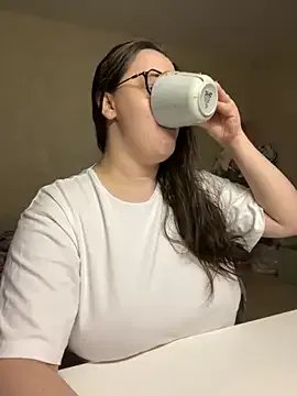 hungry1bunny on StripChat