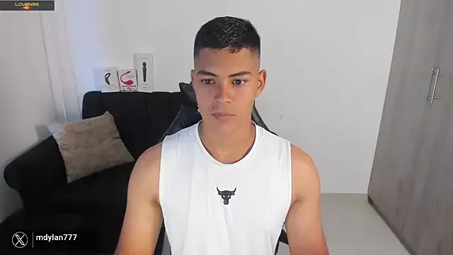 Offline Iamdylan777 on StripChat