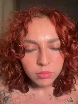 Offline imhelena on StripChat