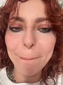 Offline imhelena on StripChat