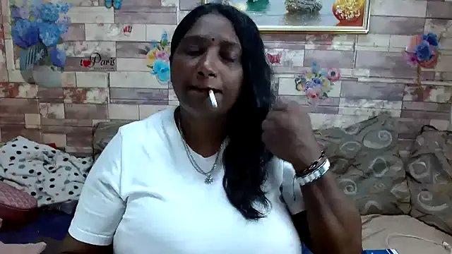 Indian_tracy on StripChat