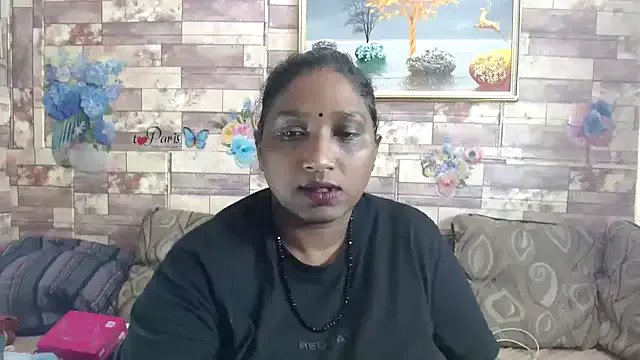 Indian_tracy on StripChat