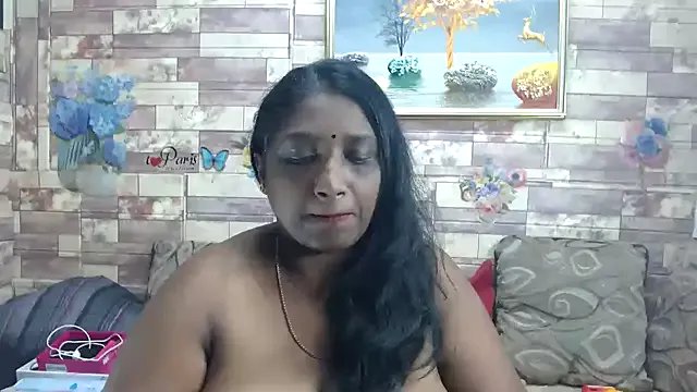 Indian_tracy on StripChat