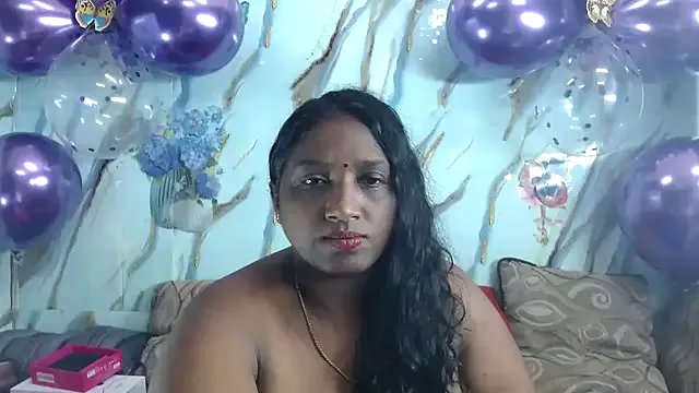 Indian_tracy on StripChat