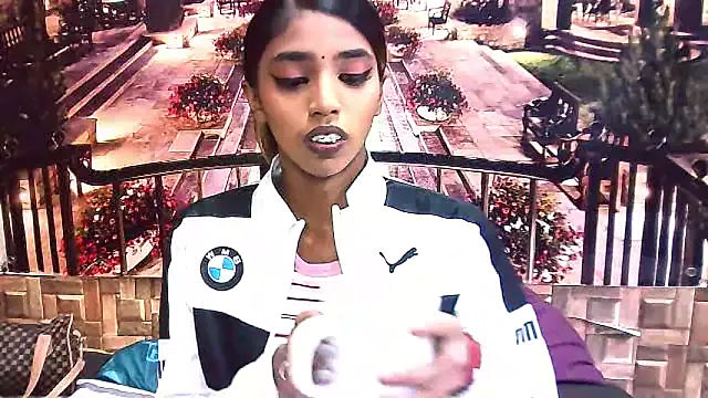 Offline IndianSexySlender on StripChat