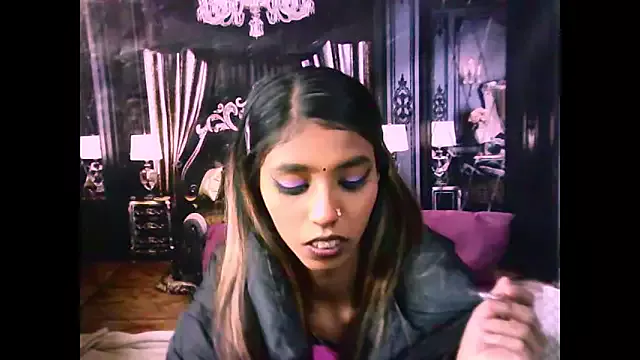 Offline IndianSexySlender on StripChat