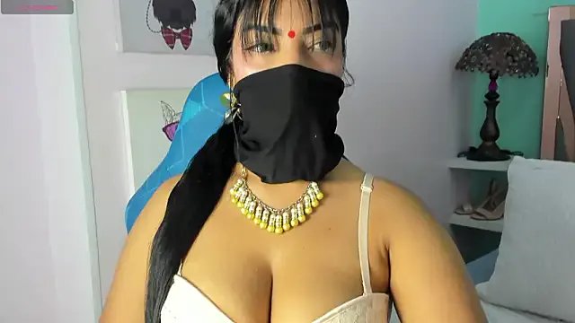 Iniya_Parul on StripChat