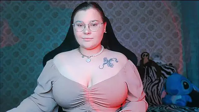 InLoveWithLife26 on StripChat