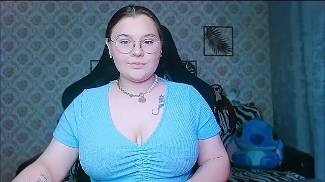InLoveWithLife26 on StripChat