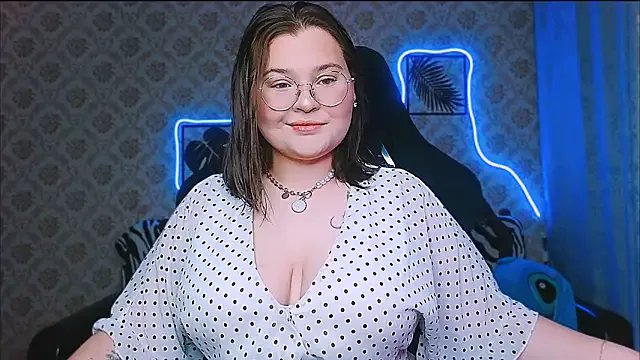 InLoveWithLife26 on StripChat