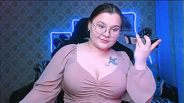 InLoveWithLife26 on StripChat