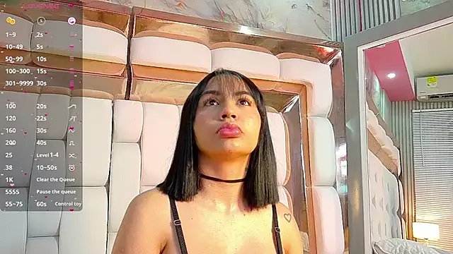 innocentlady_ on StripChat