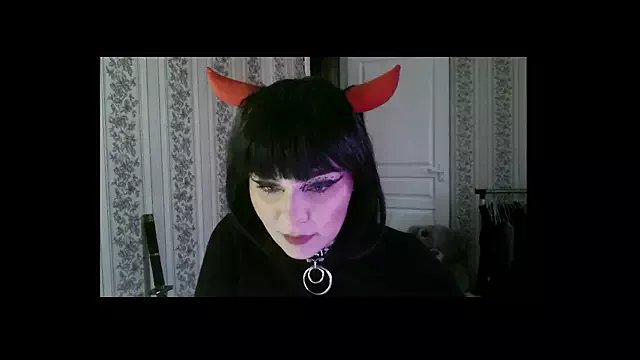 IntrigueYourDay on StripChat