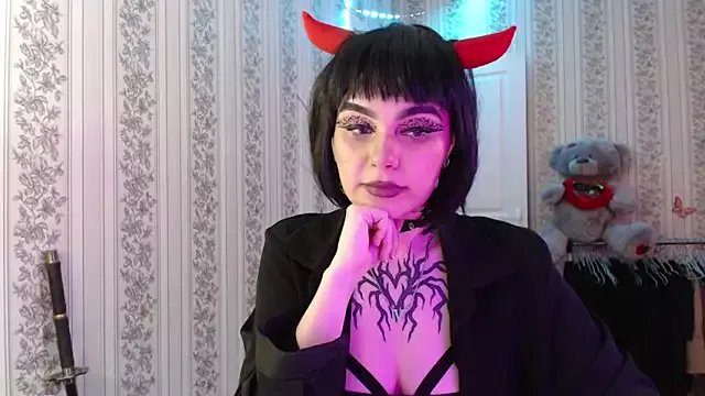 IntrigueYourDay on StripChat