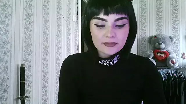 IntrigueYourDay on StripChat