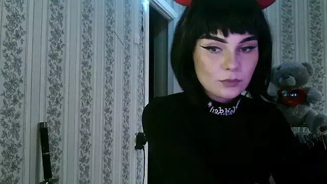 IntrigueYourDay on StripChat