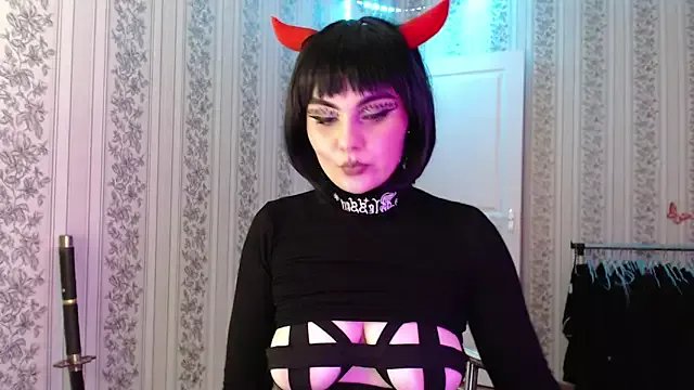 IntrigueYourDay on StripChat