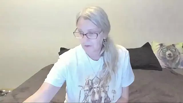 irinamaux on StripChat