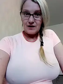 irinamaux on StripChat