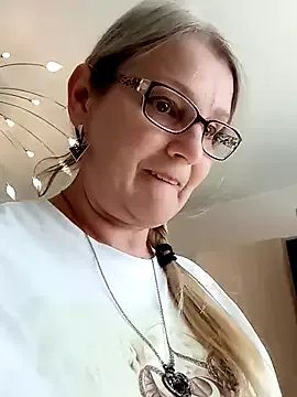 irinamaux on StripChat