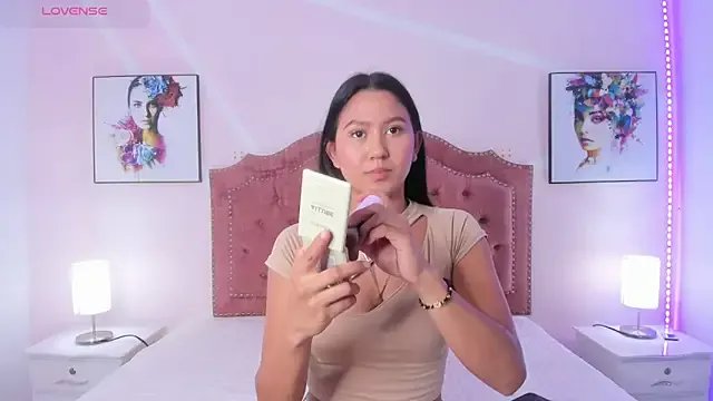 Iris_Thompson_ on StripChat