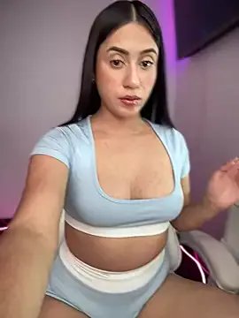 isabela_l on StripChat