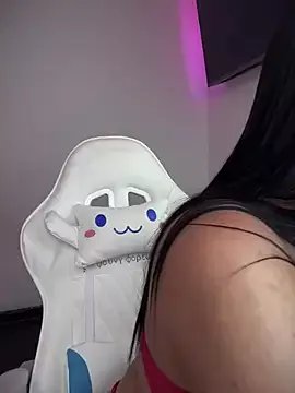 isabela_l on StripChat