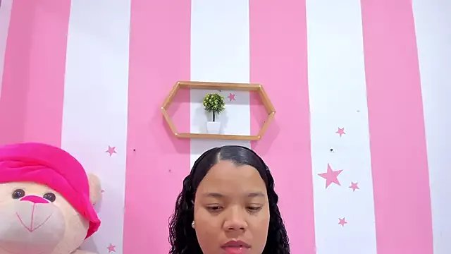 ISABELLA_020 on StripChat